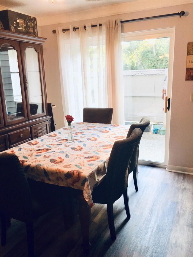 Enclosed Deck area out the dining room