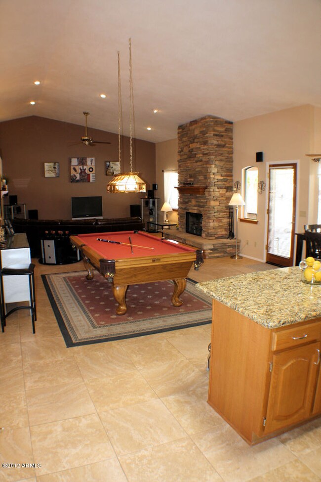 KITCHEN / GREAT RM