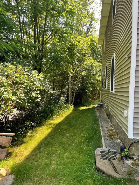 48 Lonsdale St, West Warwick, RI 02893 - photo 3