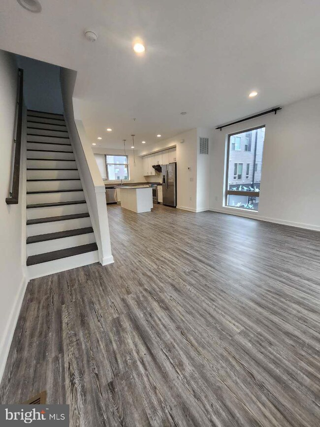 3129 Beachview Ln, Philadelphia, PA 19125 - photo 4