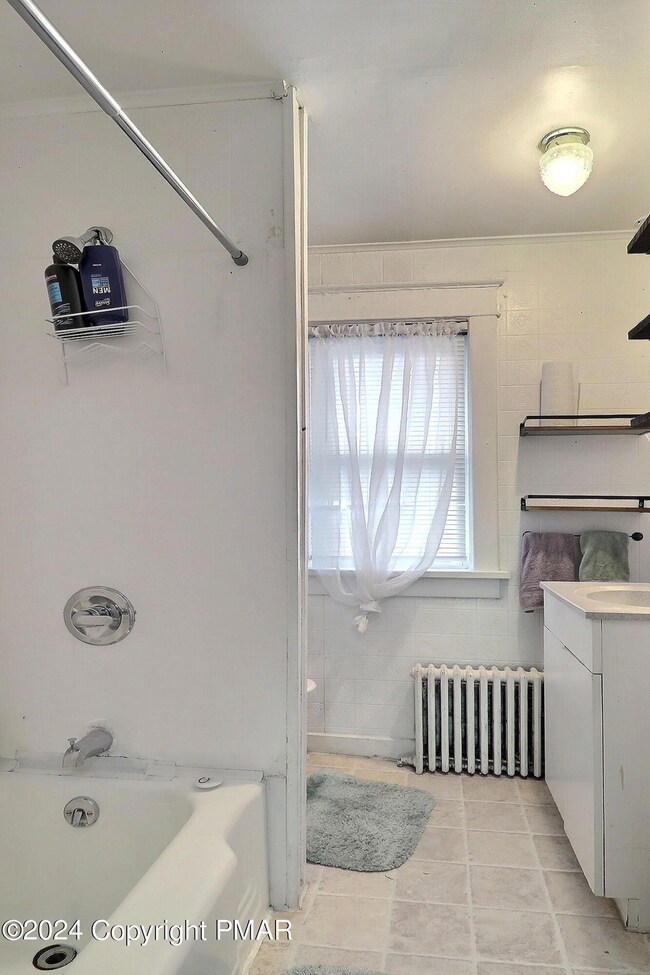 2nd Flr Bathroom