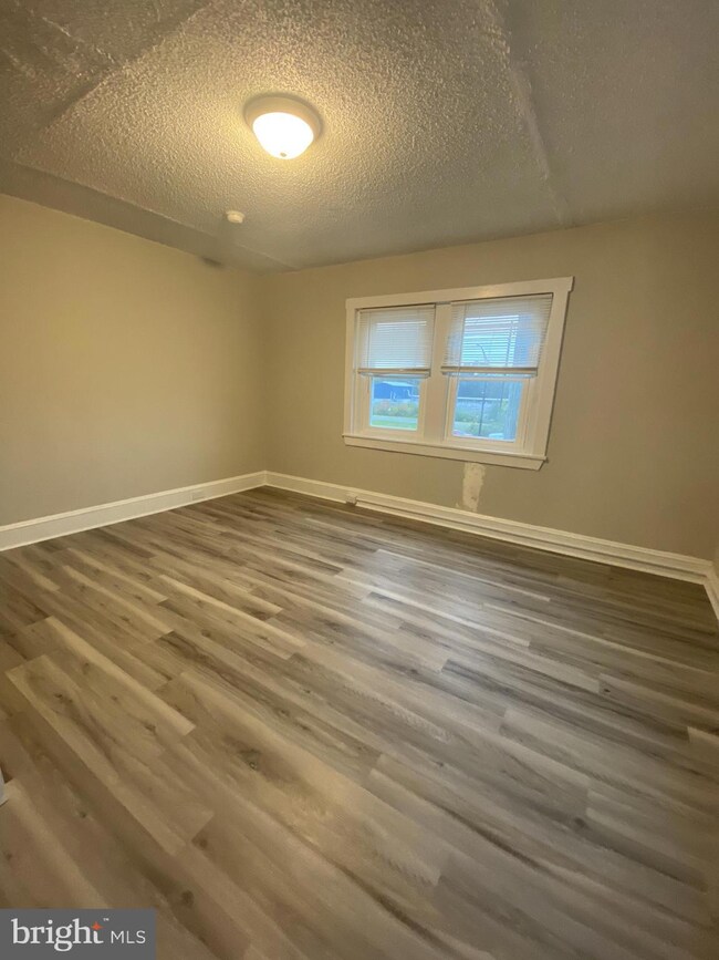 535 E Lafayette St unit 2, Norristown, PA 19401 - photo 4