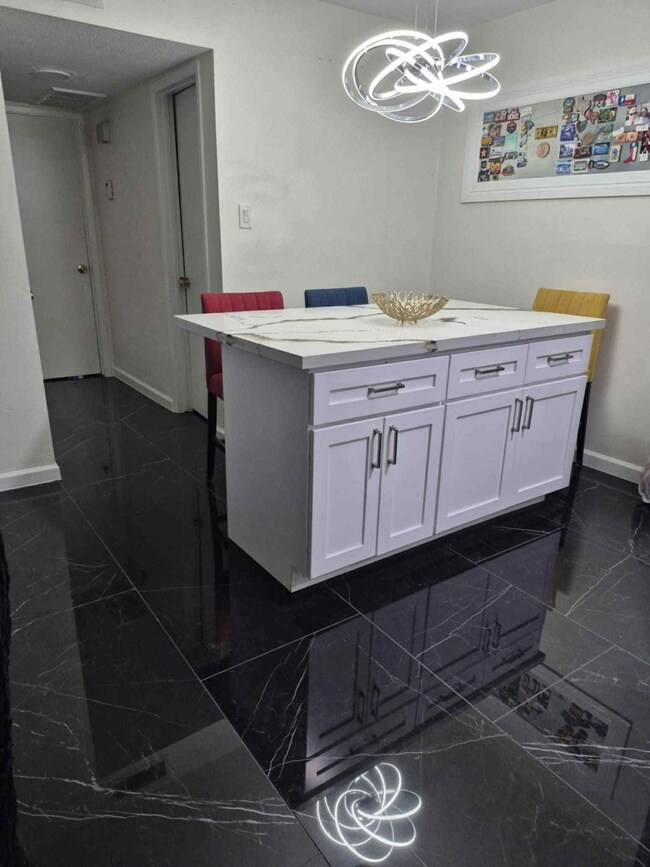 2120 Wilcrest Dr unit 133, Houston, TX 77042 - photo 3