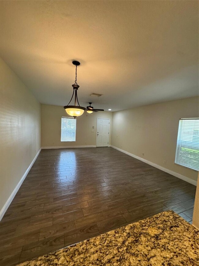 15926 Fishhawk Creek Ln, Lithia, FL 33547 - photo 7