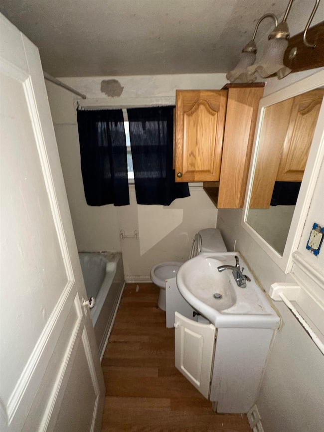 2663 W Court St, Flint, MI 48503 - photo 5