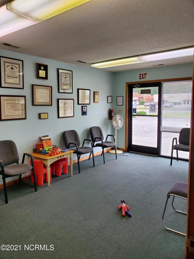 3701 Henderson Dr, Jacksonville, NC 28546 - photo 4