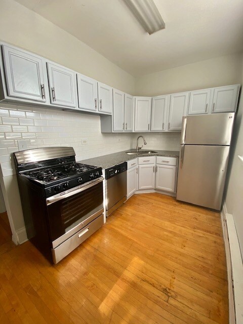 3917 N Southport Ave unit 3E, Chicago, IL 60613 - photo 6