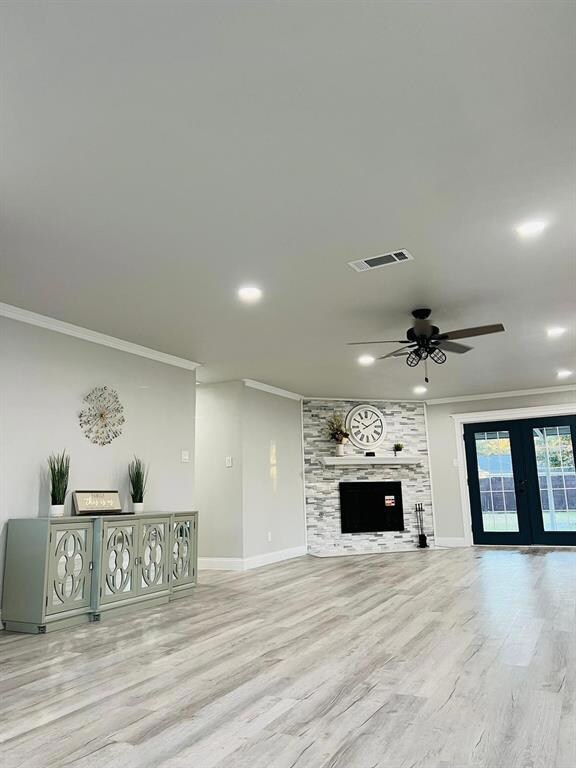 709 Oakwood Ave, Hurst, TX 76053 - photo 3