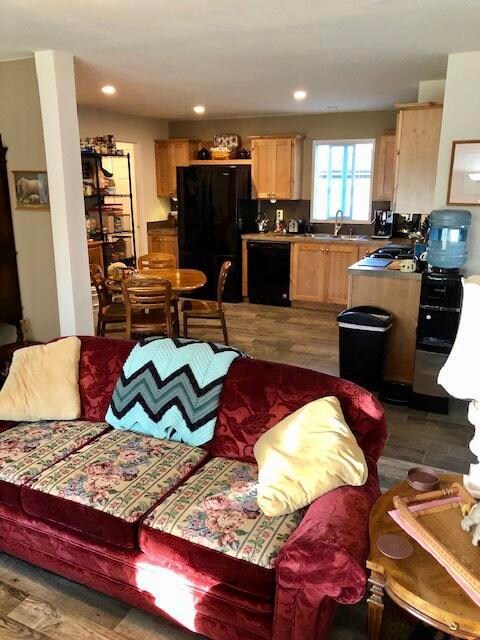 7340DFEF-28B2-4E2A-8C90-051FC6A49229