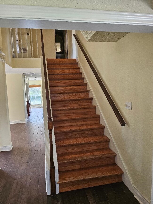 6215 Francis Marion Dr, Houston, TX 77091 - photo 2