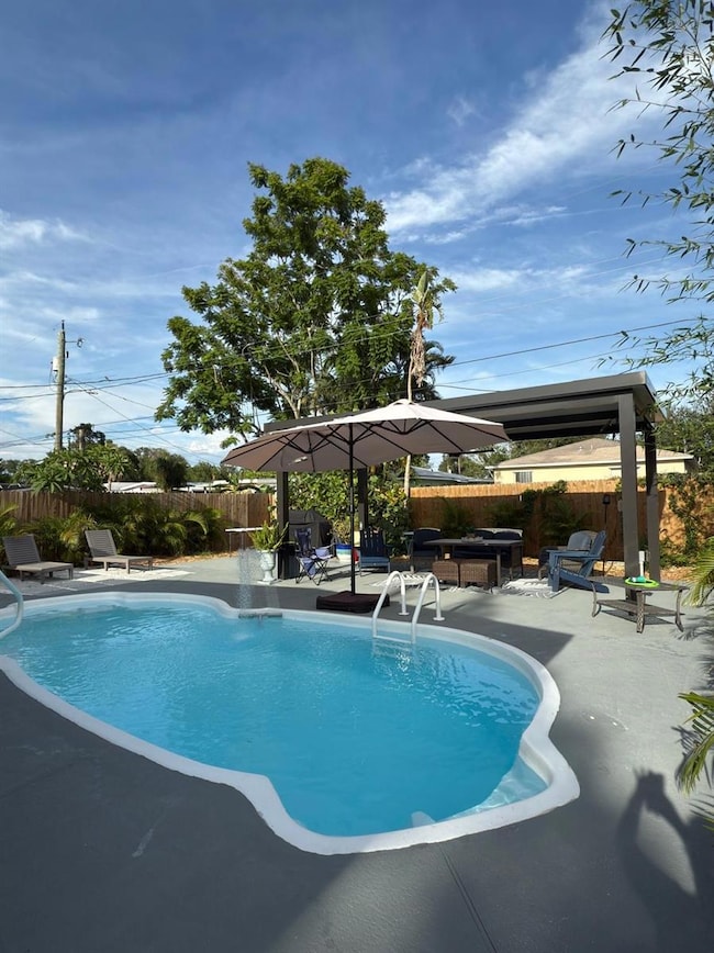 unlisted-address, Saint Petersburg, FL 33707 - photo 2