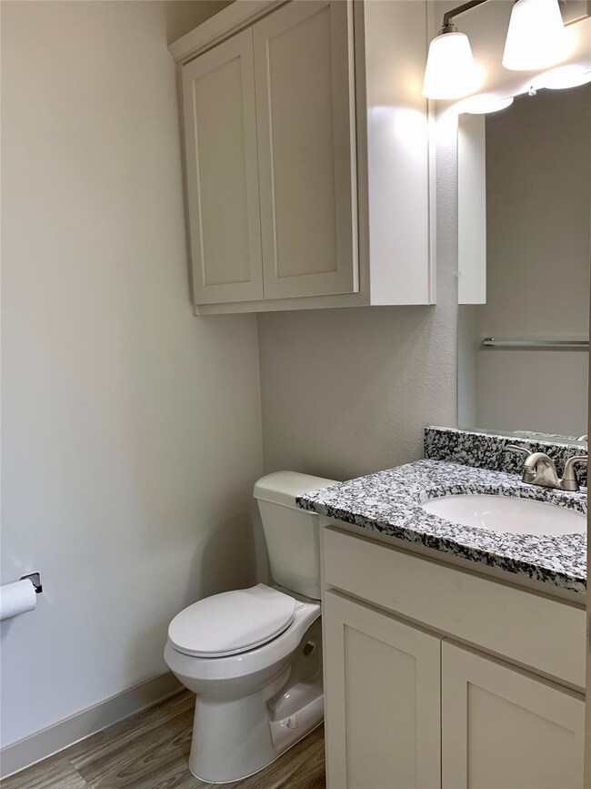 1036 Buck St unit A, Gainesville, TX 76240 - photo 5