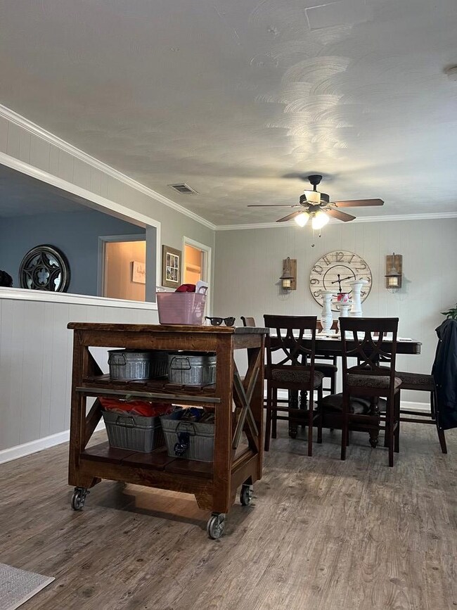 Eat in Kitchen