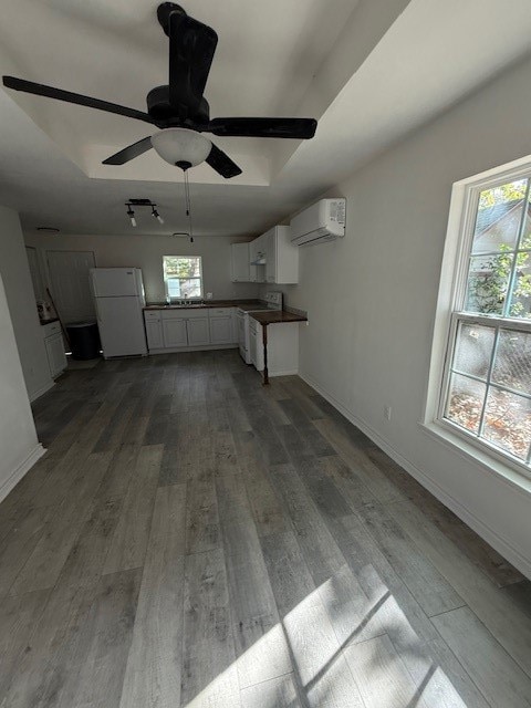 109 Mcphail St, Tomball, TX 77375 - photo 4