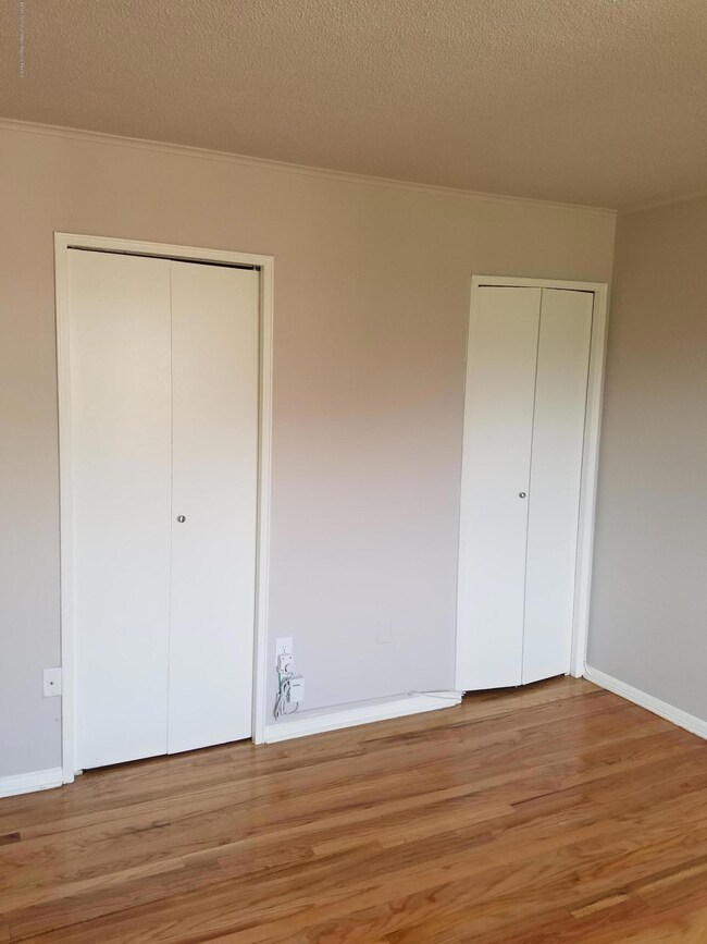 2 Sutton Dr unit P-04, Matawan, NJ 07747 - photo 5