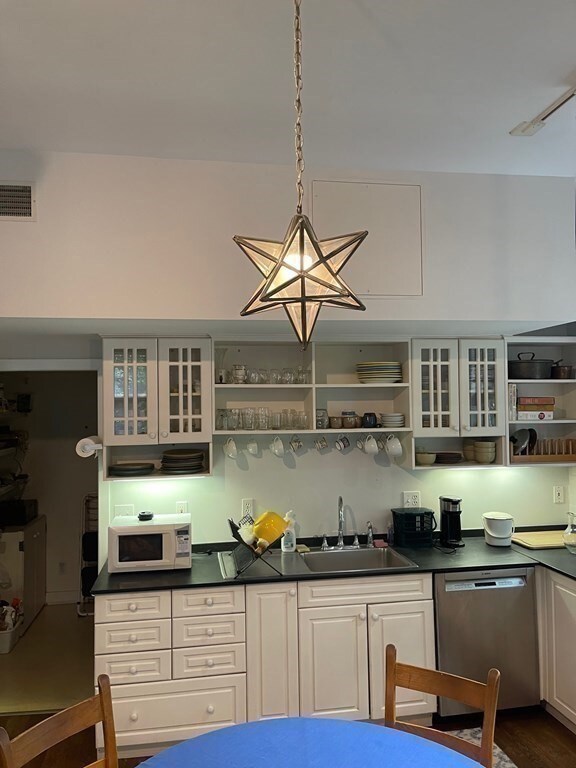 167 Pemberton St unit 1, Cambridge, MA 02140 - photo 4