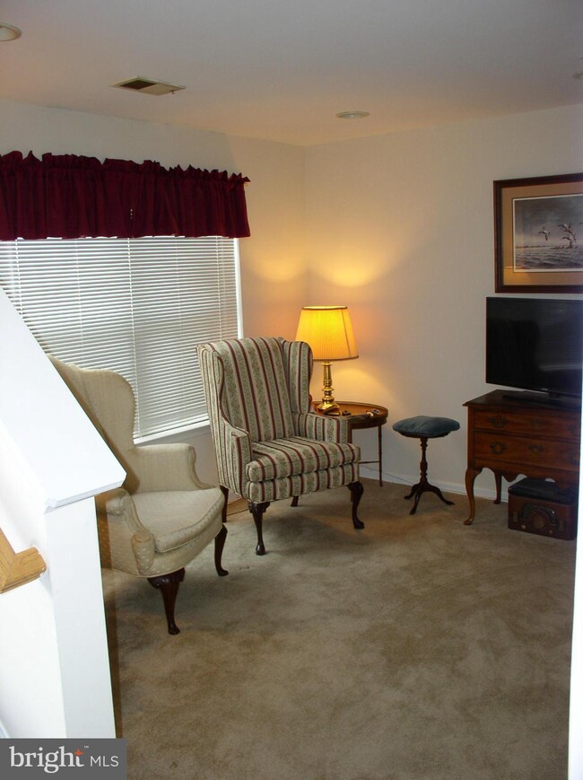 21057 Sojourn Ct, Germantown, MD 20876 - photo 4