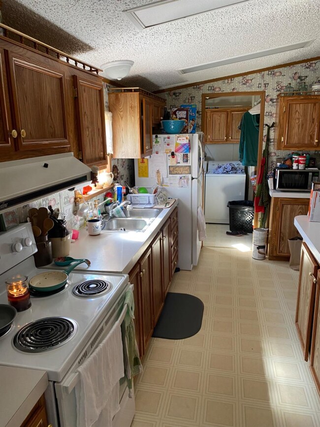 408 W South St, Boswell, IN 47921 - photo 4