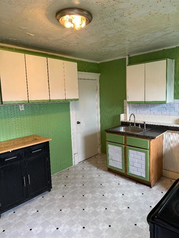 1506 K St SW, Cedar Rapids, IA 52404 - photo 3