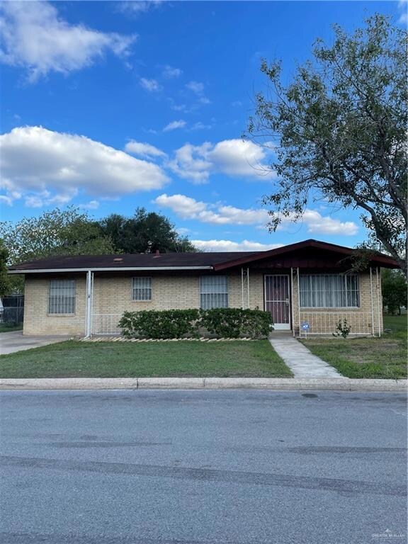 330 W Cherokee Ave, Pharr, TX 78577 - photo 2