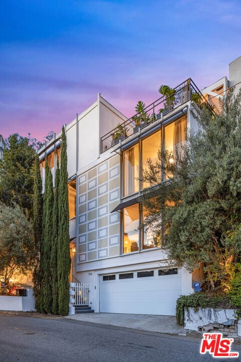 1714 Sunset Plaza Dr, Los Angeles, CA 90069 - photo 3