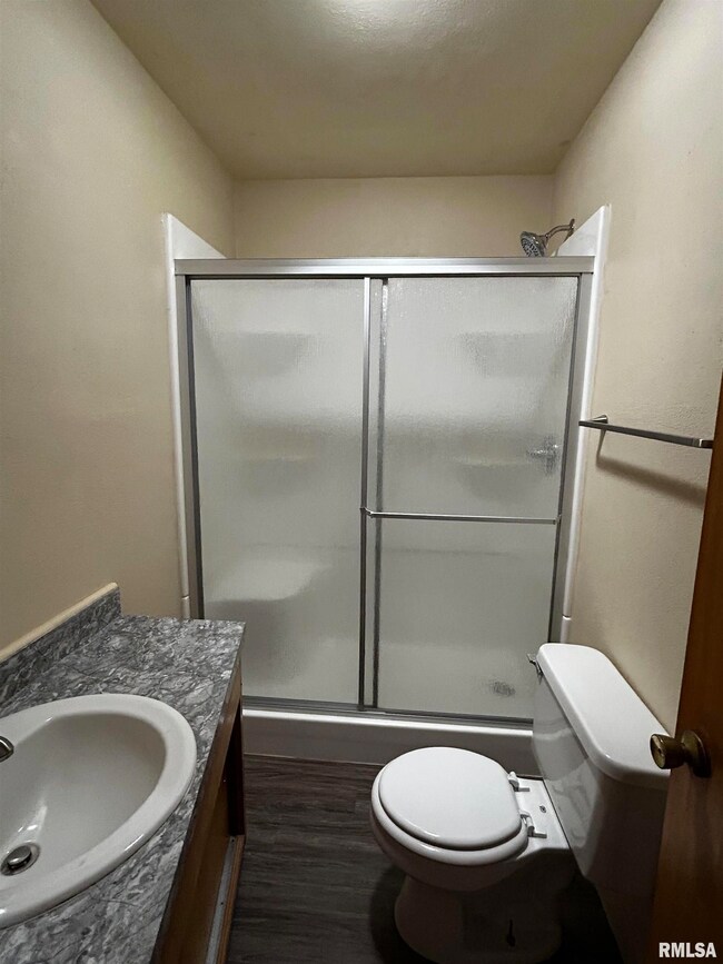 1102 Oxford Ave unit 7, Pekin, IL 61554 - photo 7