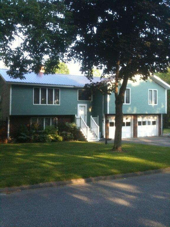 Spacious Contemporary Multi Level...