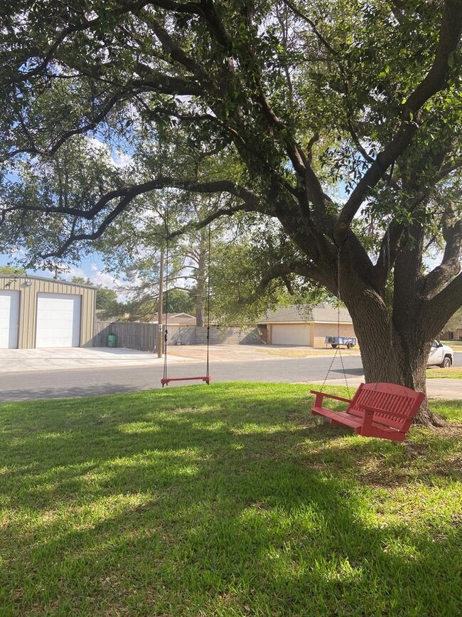 1206 Stanolind Ave, Midland, TX 79705 - photo 7