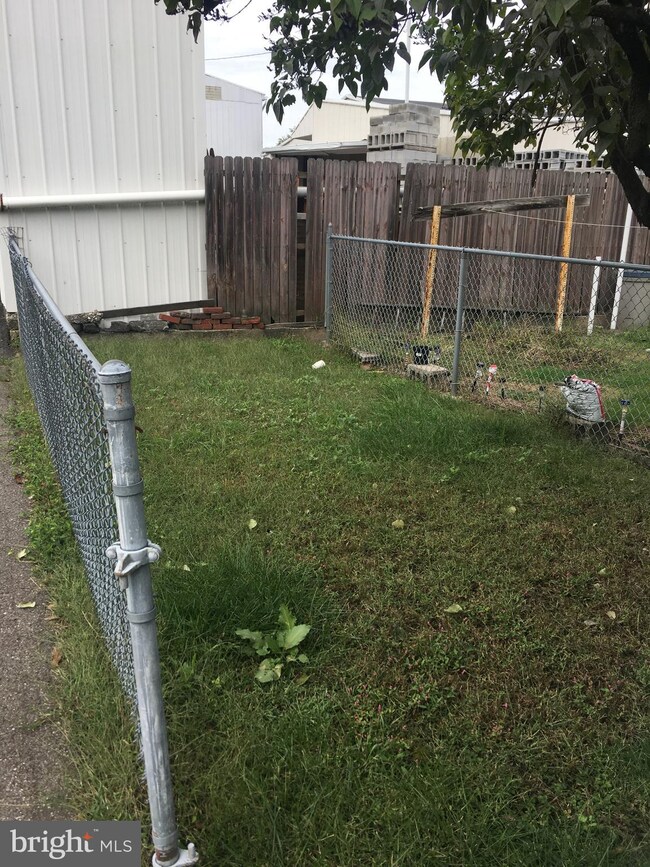 23 W Carroll St, Saint Clair, PA 17970 - photo 4