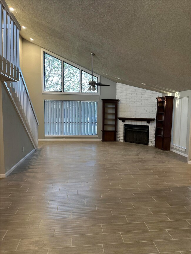 300 Pecan Park Dr, Rosenberg, TX 77471 - photo 2