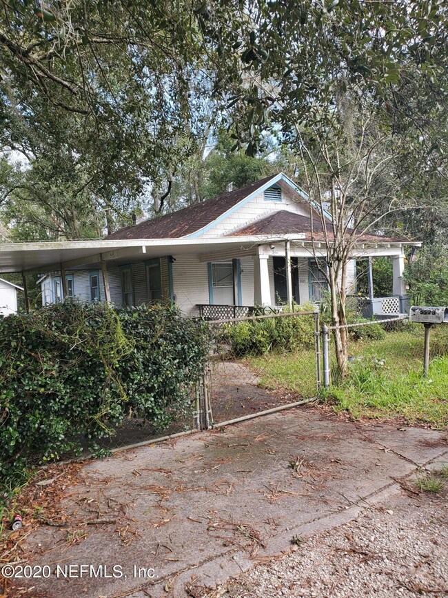 5523 Carder St, Jacksonville, FL 32205 - photo 2