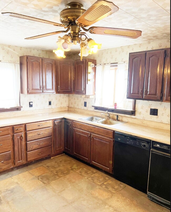 18 S Westfield St, La Porte, IN 46350 - photo 6