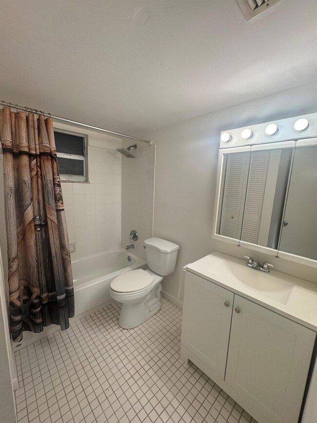 500 Davis Rd unit 27, Palm Springs, FL 33461 - photo 6