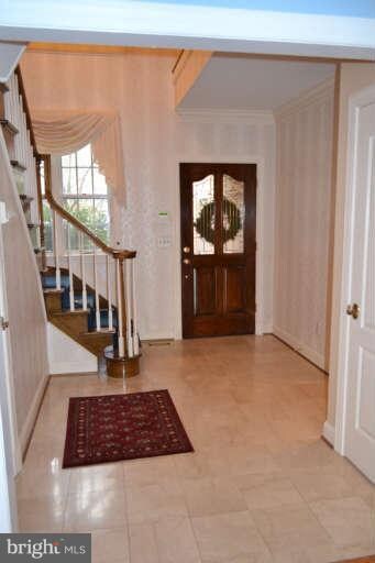 6409 Cloister Gate Dr, Baltimore, MD 21212 - photo 2