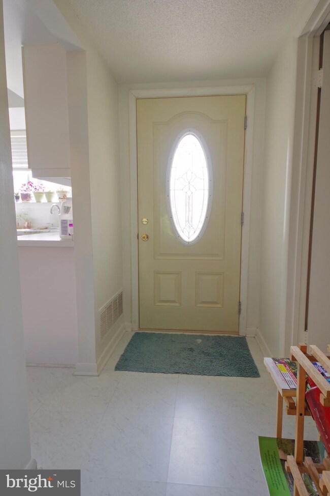 3204 Gleneagles Dr, Silver Spring, MD 20906 - photo 2