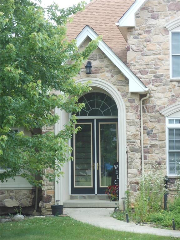 1572 Bushkill Center Rd, Bath, PA 18014 - photo 2