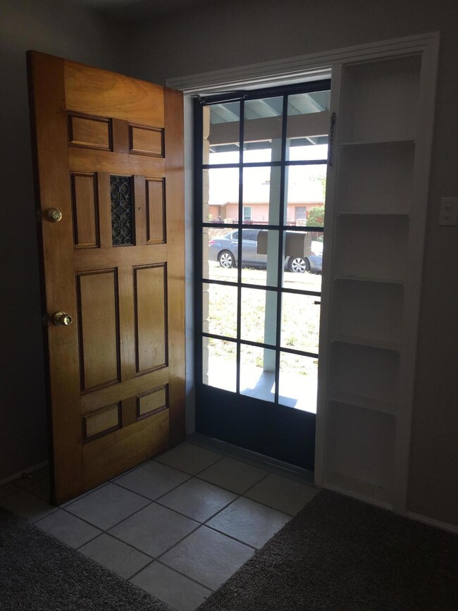 1110 Del Rio St, El Paso, TX 79915 - photo 4