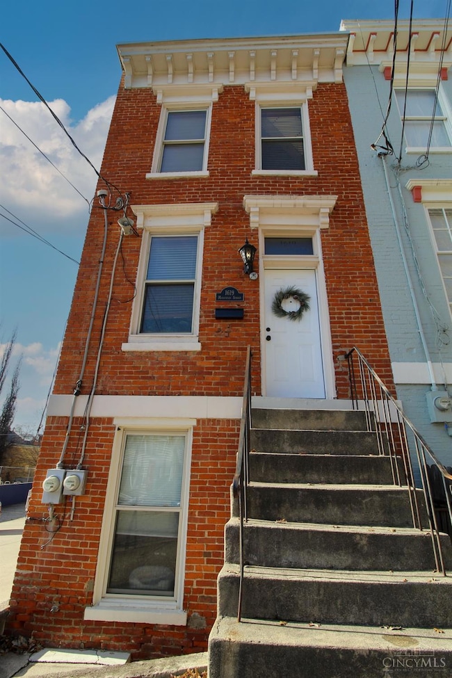 1619 Mansfield St, Cincinnati, OH 45202 - photo 2