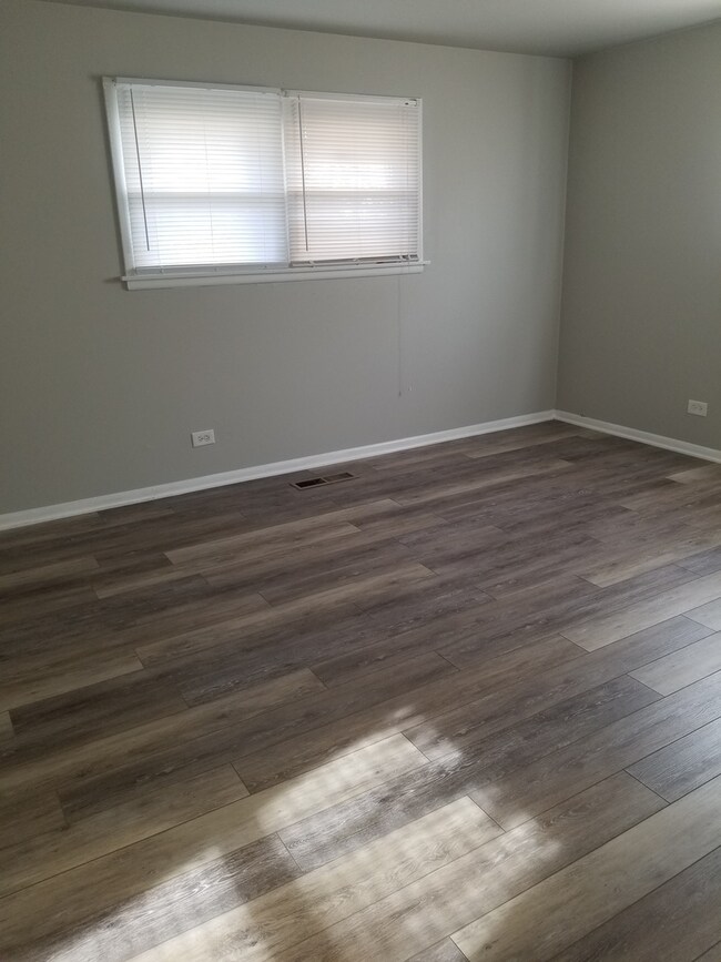 18560 John Ave, Country Club Hills, IL 60478 - photo 7