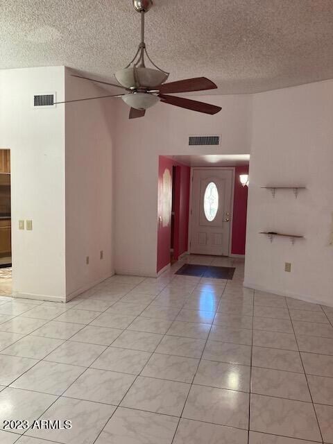 10541 W Ocotillo Dr, Sun City, AZ 85373 - photo 4