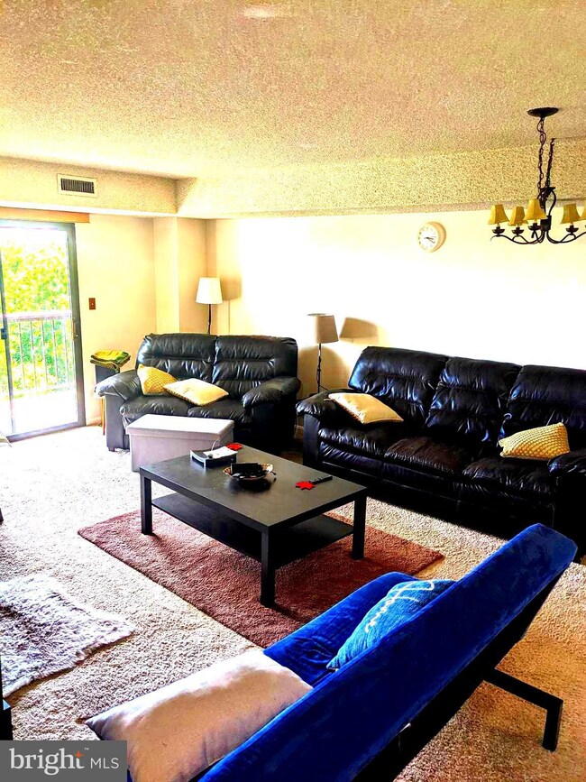 Lakeside Plaza Condominium unit 1127, Baileys Crossroads, VA 22041 - photo 4