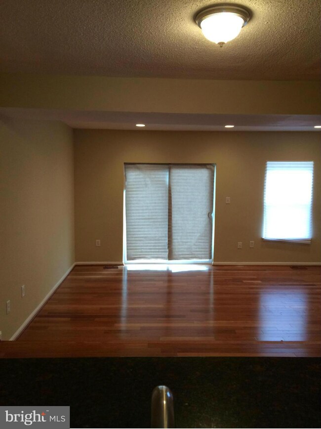 907 Saint Michaels Dr, Bowie, MD 20721 - photo 5