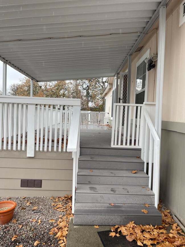 Front Porch / Deck