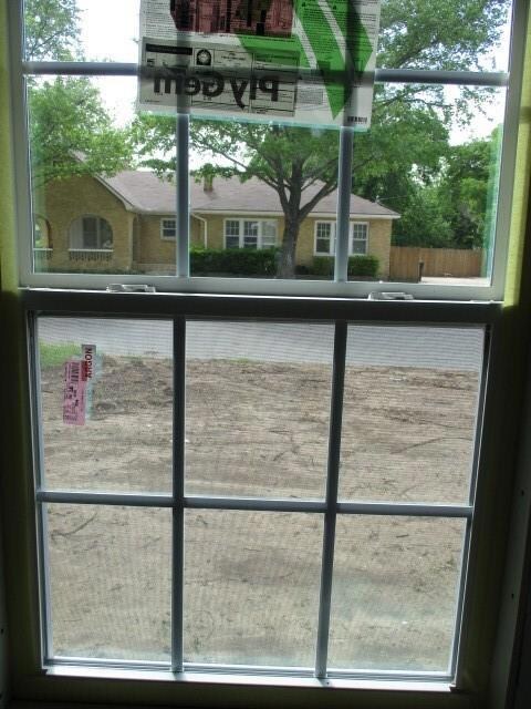 831 W Bond St, Denison, TX 75020 - photo 4