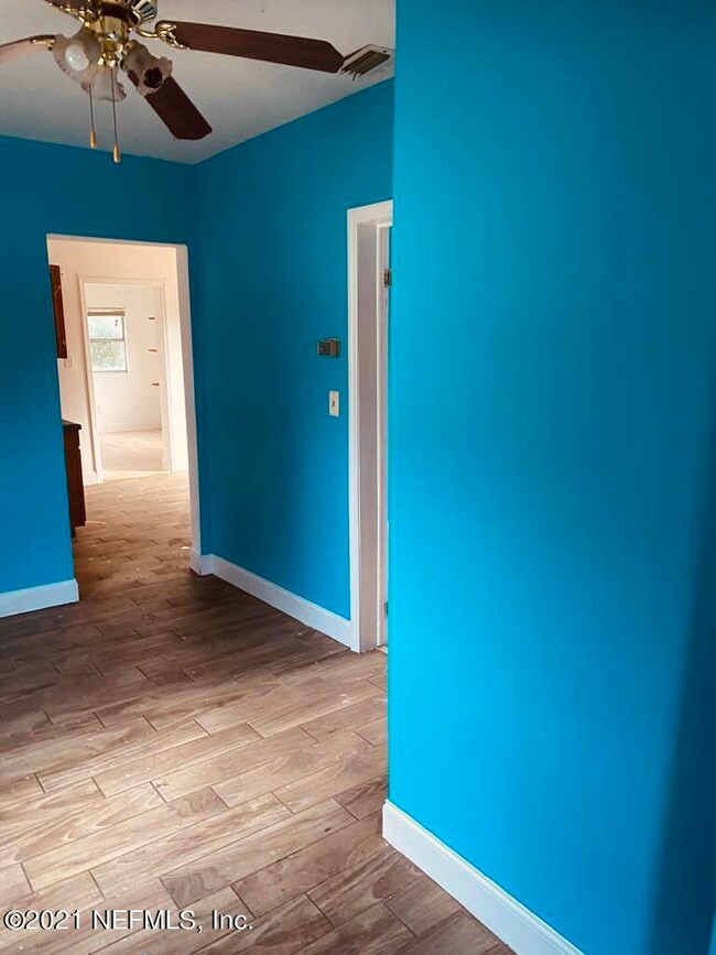 d9d8a827-33f7-43a2-bcea-96dfec0c5e3b