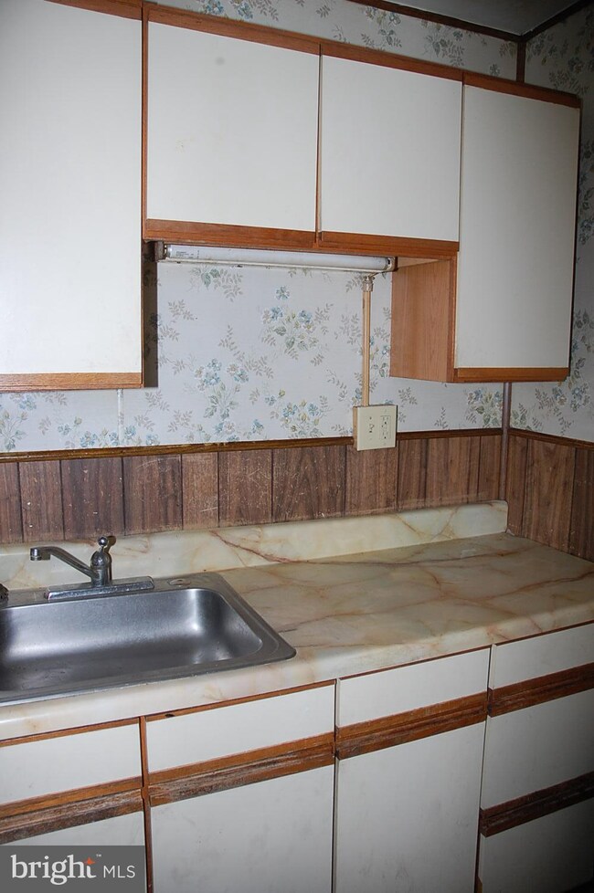 830 Buttonwood St, Reading, PA 19601 - photo 6