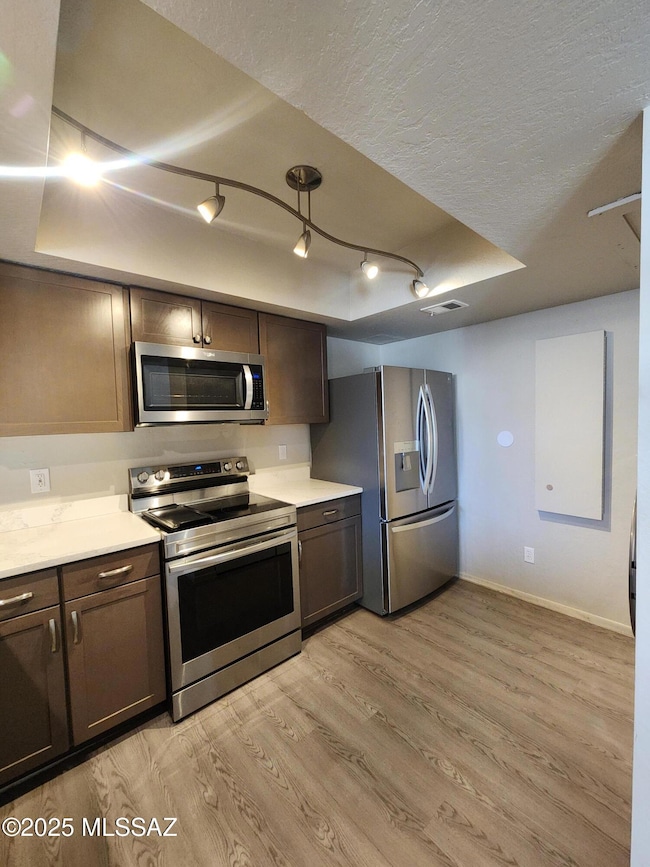 kitchen w. newer ss appliances
