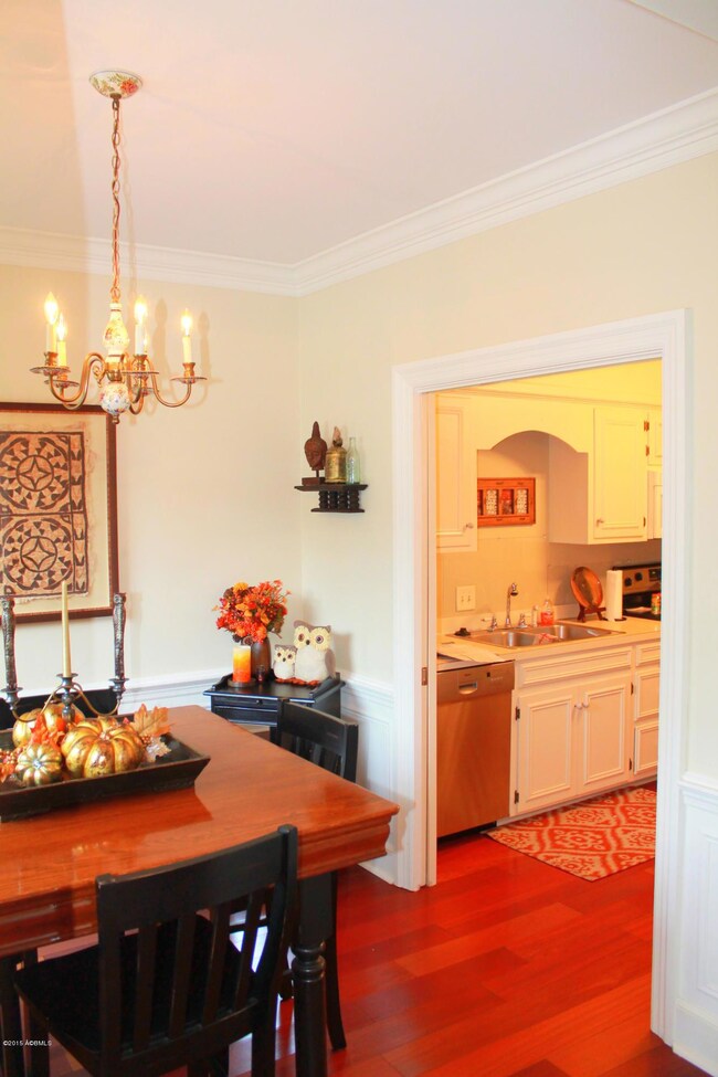 Dining room to Kitchen