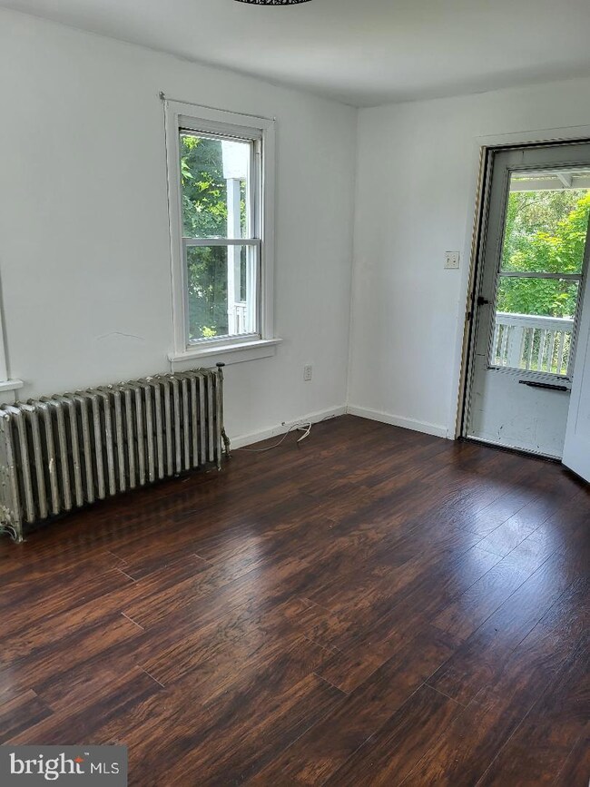 125 W Clayton Ave unit B, Clayton, NJ 08312 - photo 5
