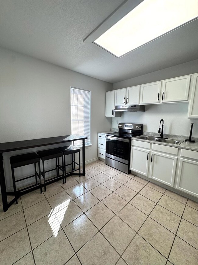 2255 N Veterans Blvd unit 11, Eagle Pass, TX 78852 - photo 7